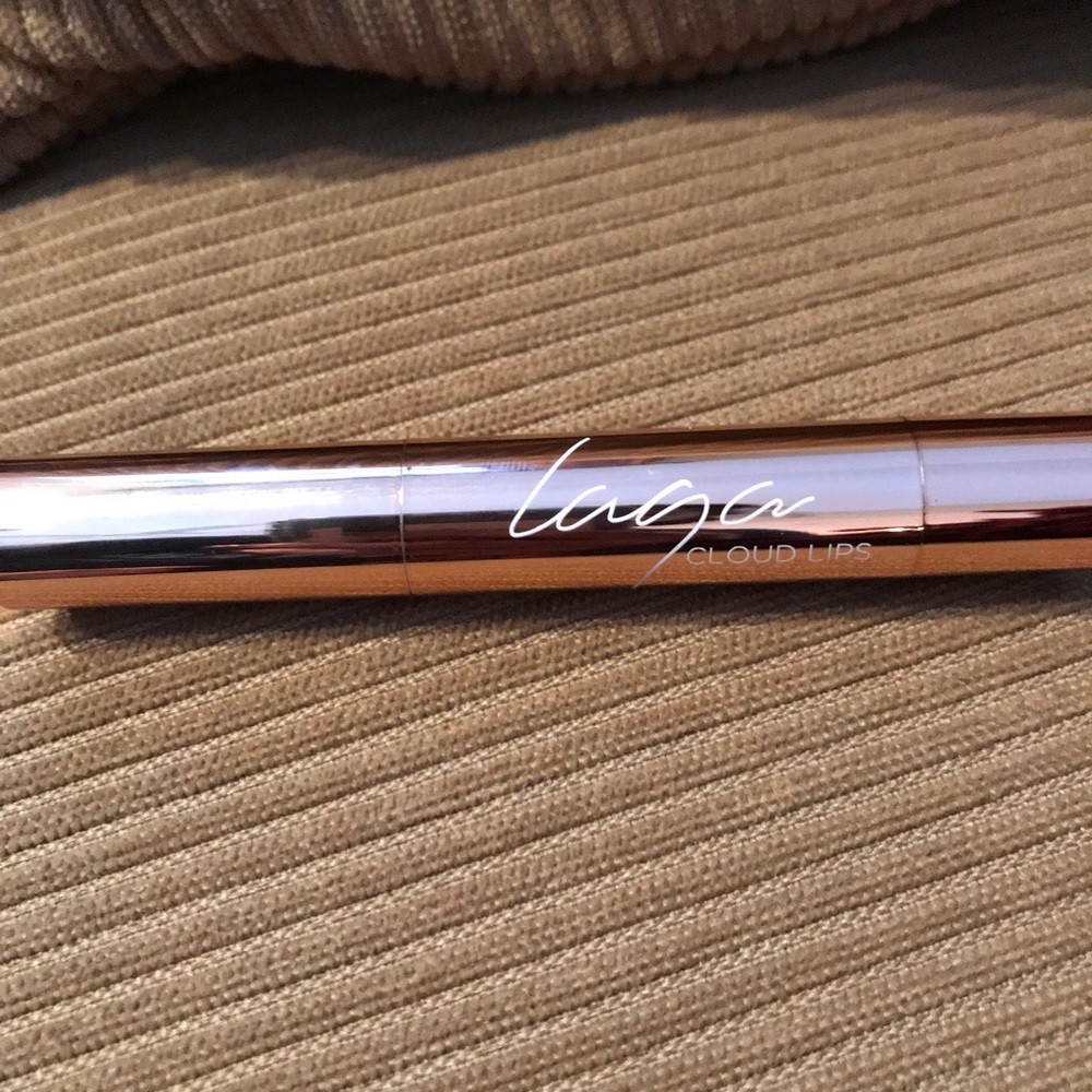 Laga cloud lipstick
